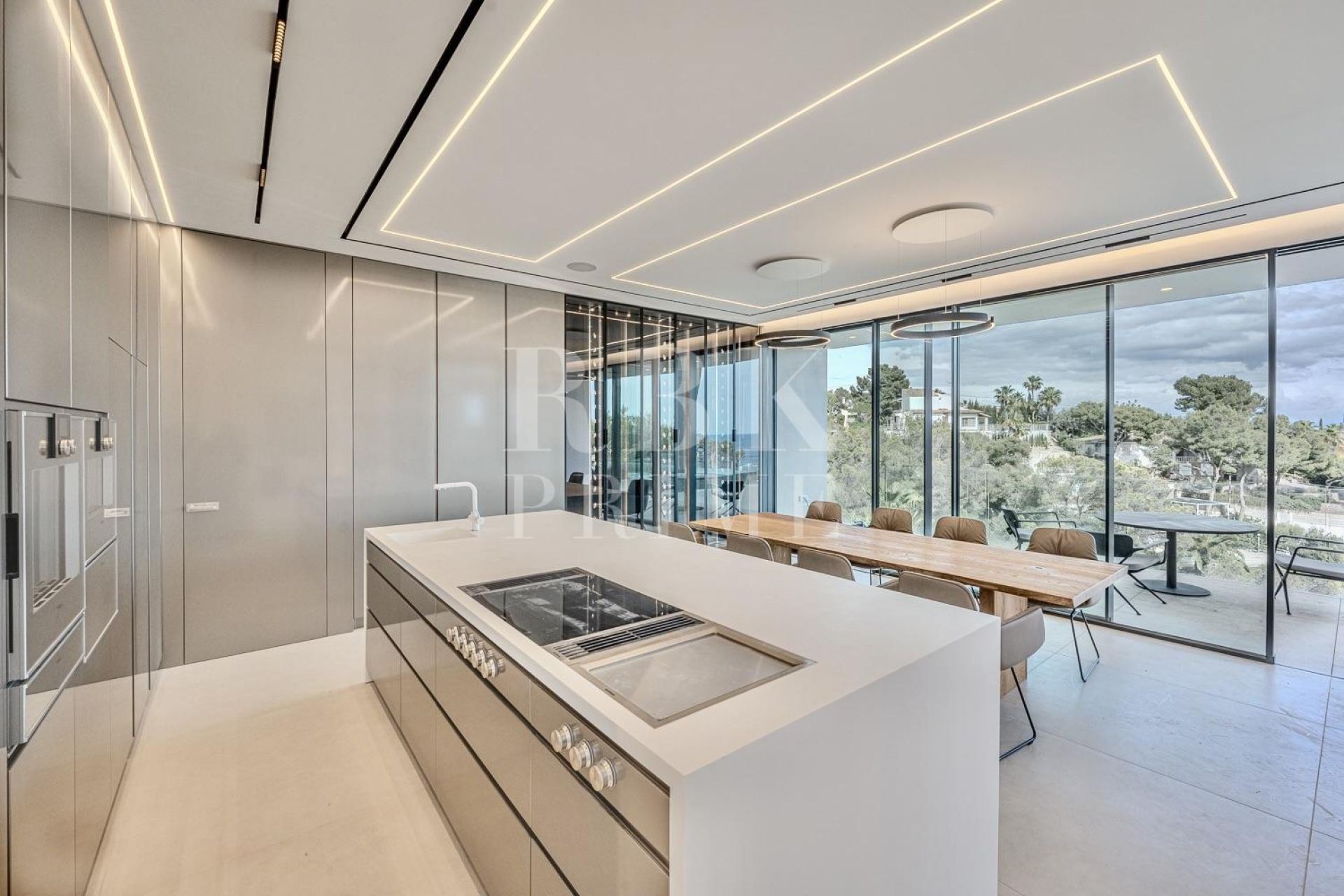 Available - Villa - Calvià