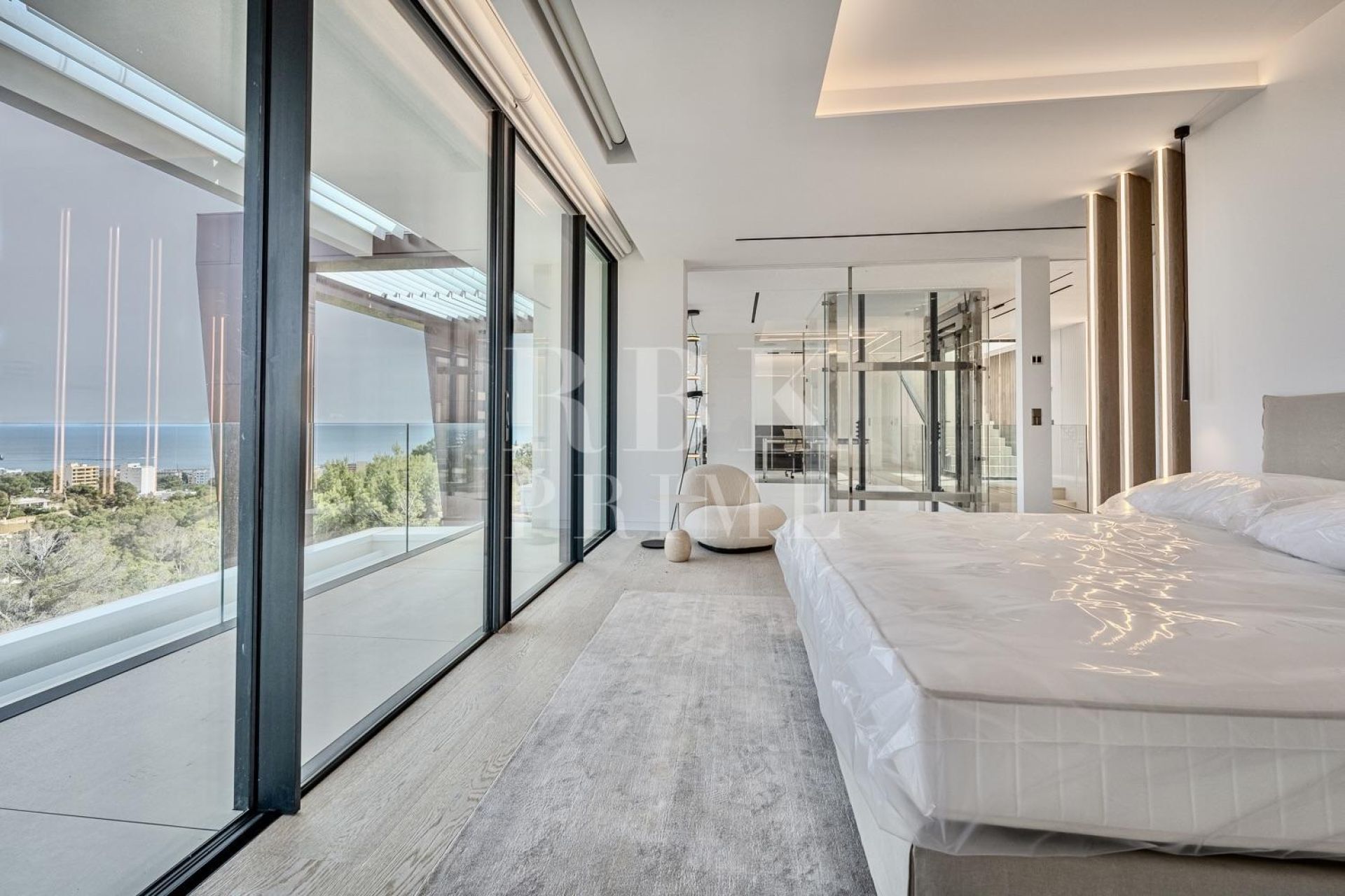 Available - Villa - Calvià