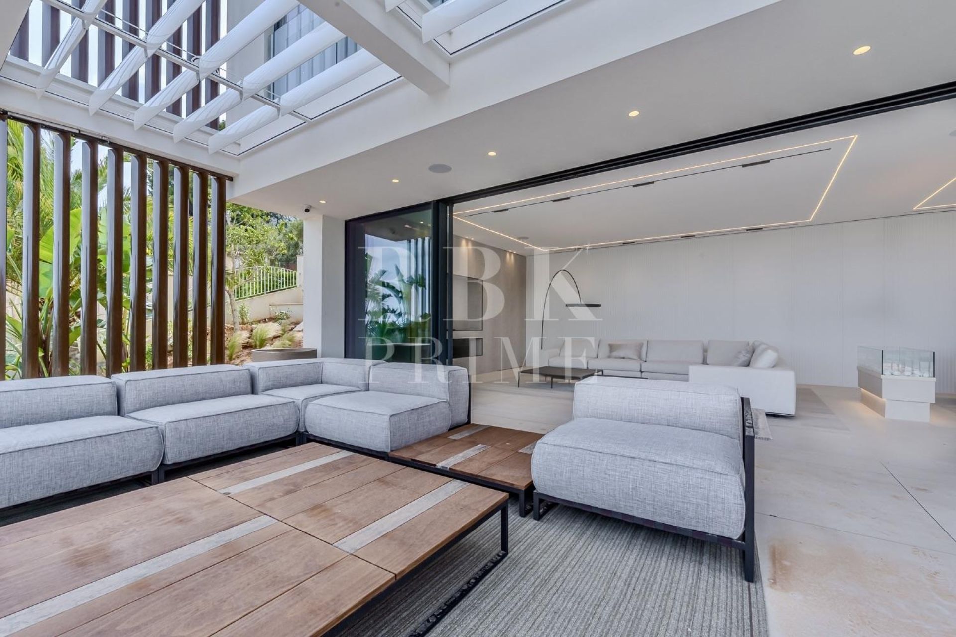 Available - Villa - Calvià