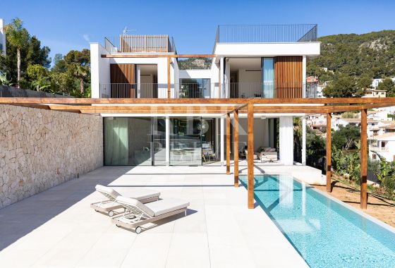Villa · Available - Palma