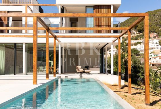 Villa · Available - Palma