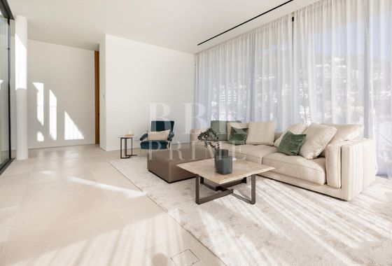 Villa · Available - Palma