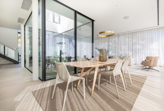 Villa · Available - Palma