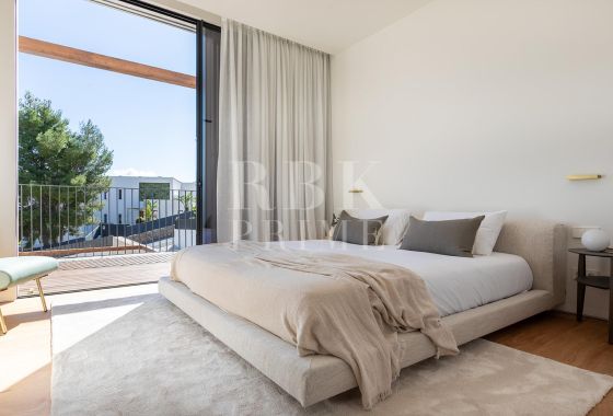 Villa · Available - Palma
