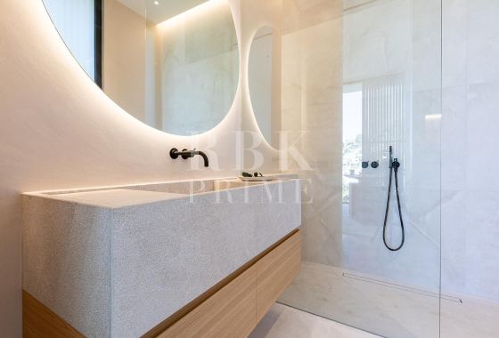 Villa · Available - Palma