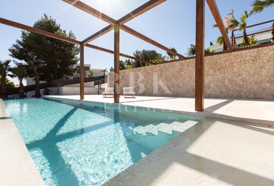Villa · Available - Palma