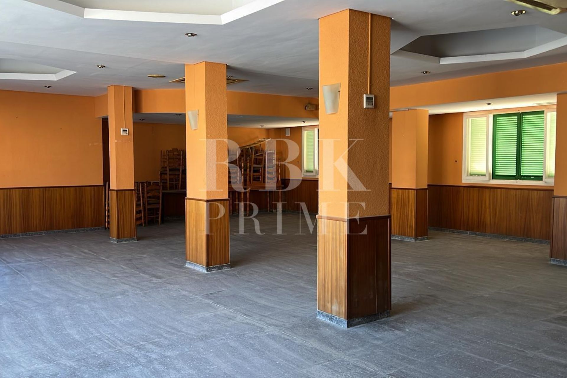 Available - Business - Palma
