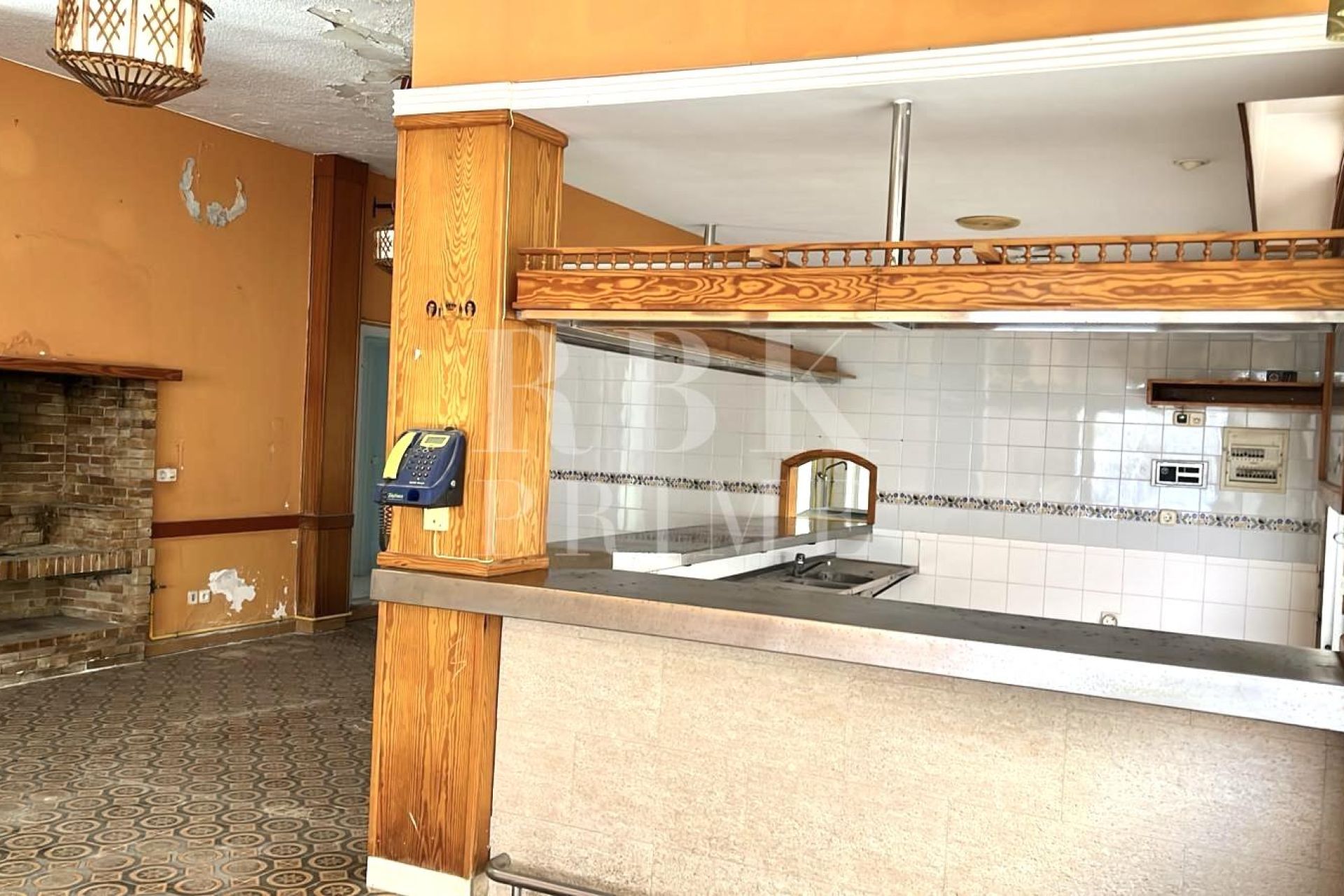Available - Business - Palma