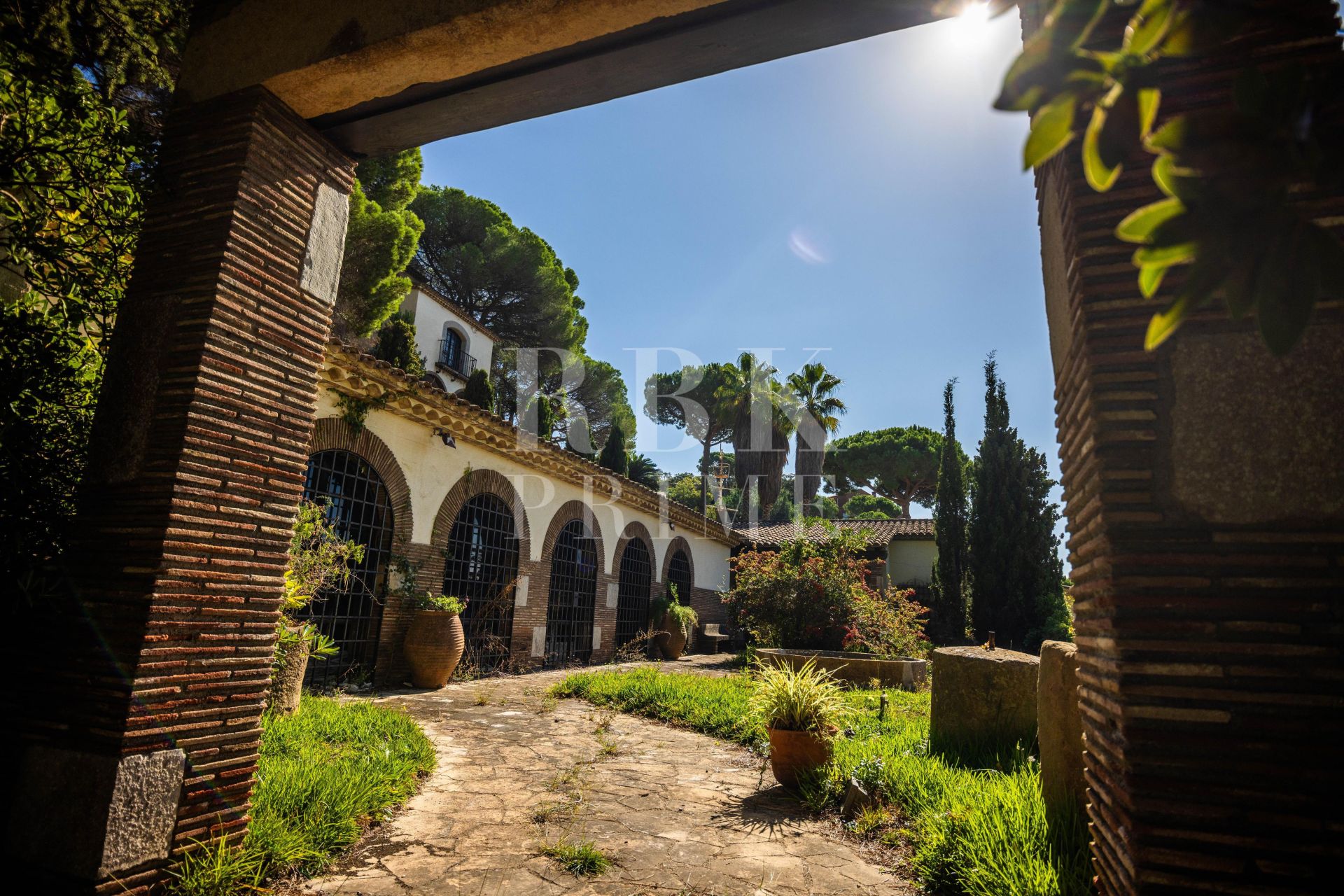 Available - Detached house - Girona