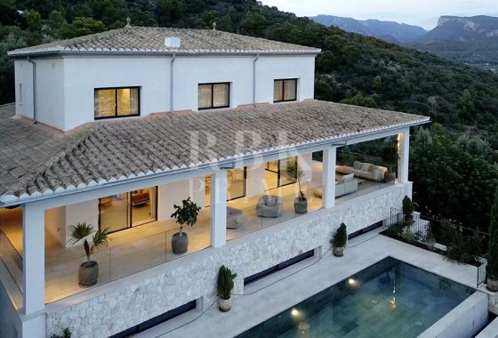 Villa · Available - Bunyola
