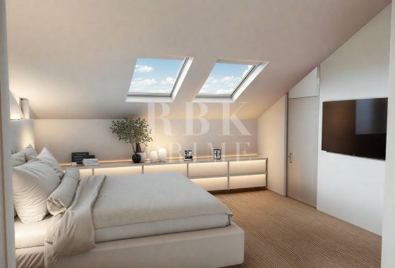 Available - Duplex - Madrid