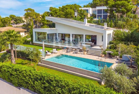 Villa · Available - Calvià
