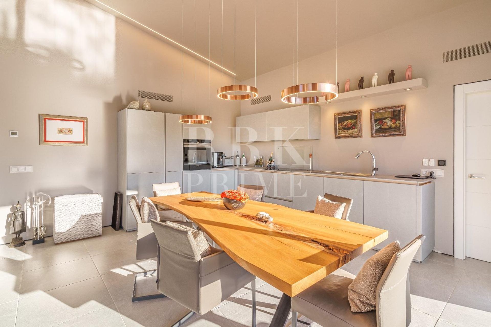 Available - Villa - Calvià