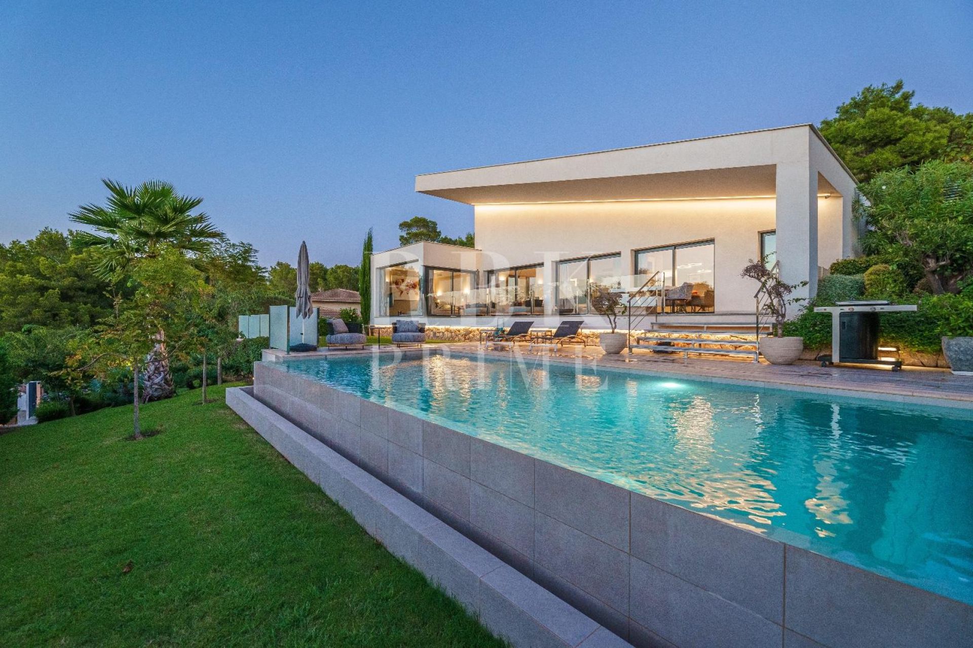 Available - Villa - Calvià