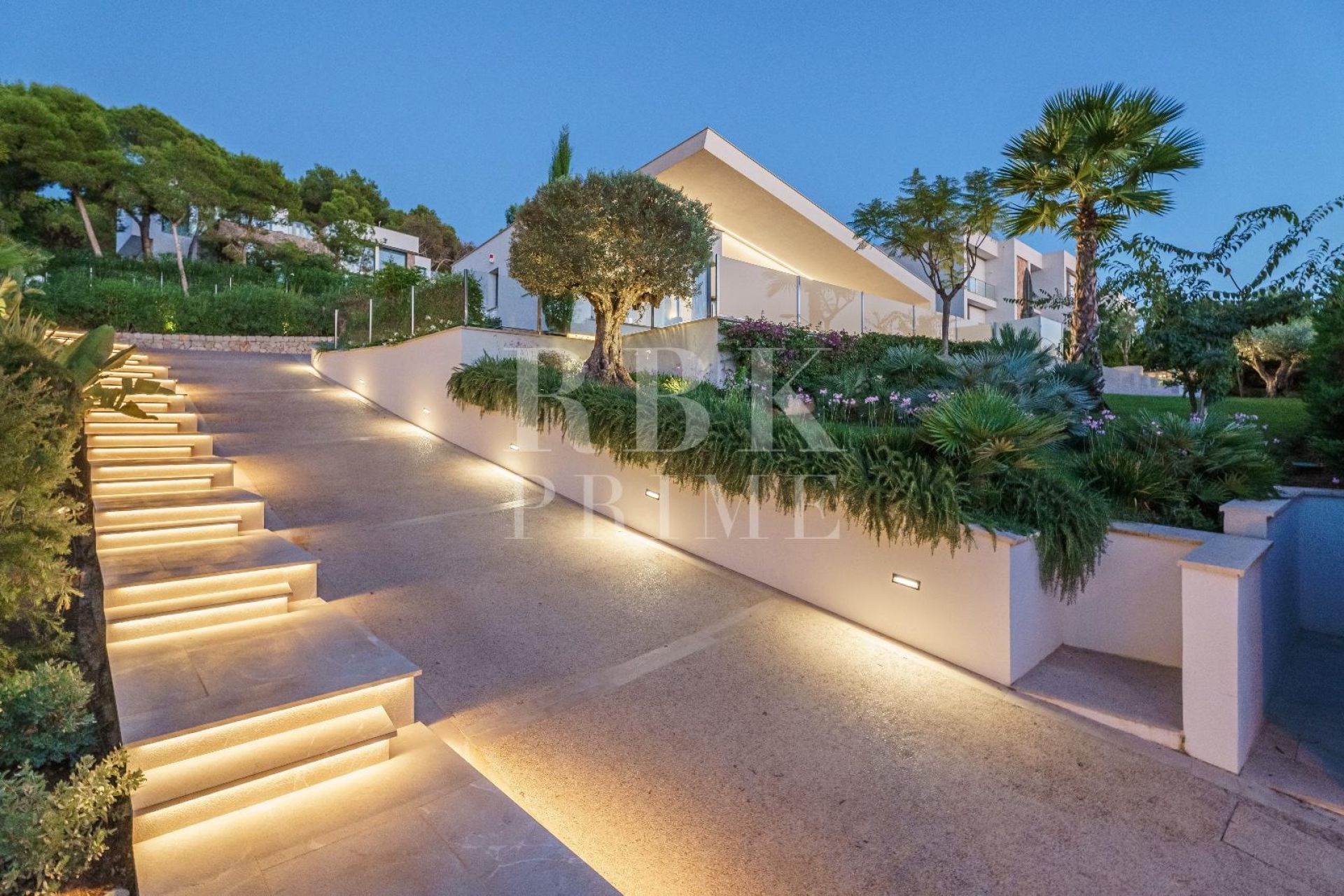 Available - Villa - Calvià