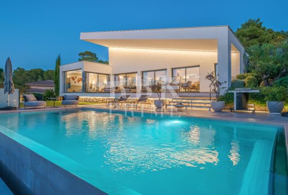 Villa · Available - Calvià