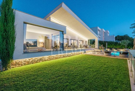 Villa · Available - Calvià
