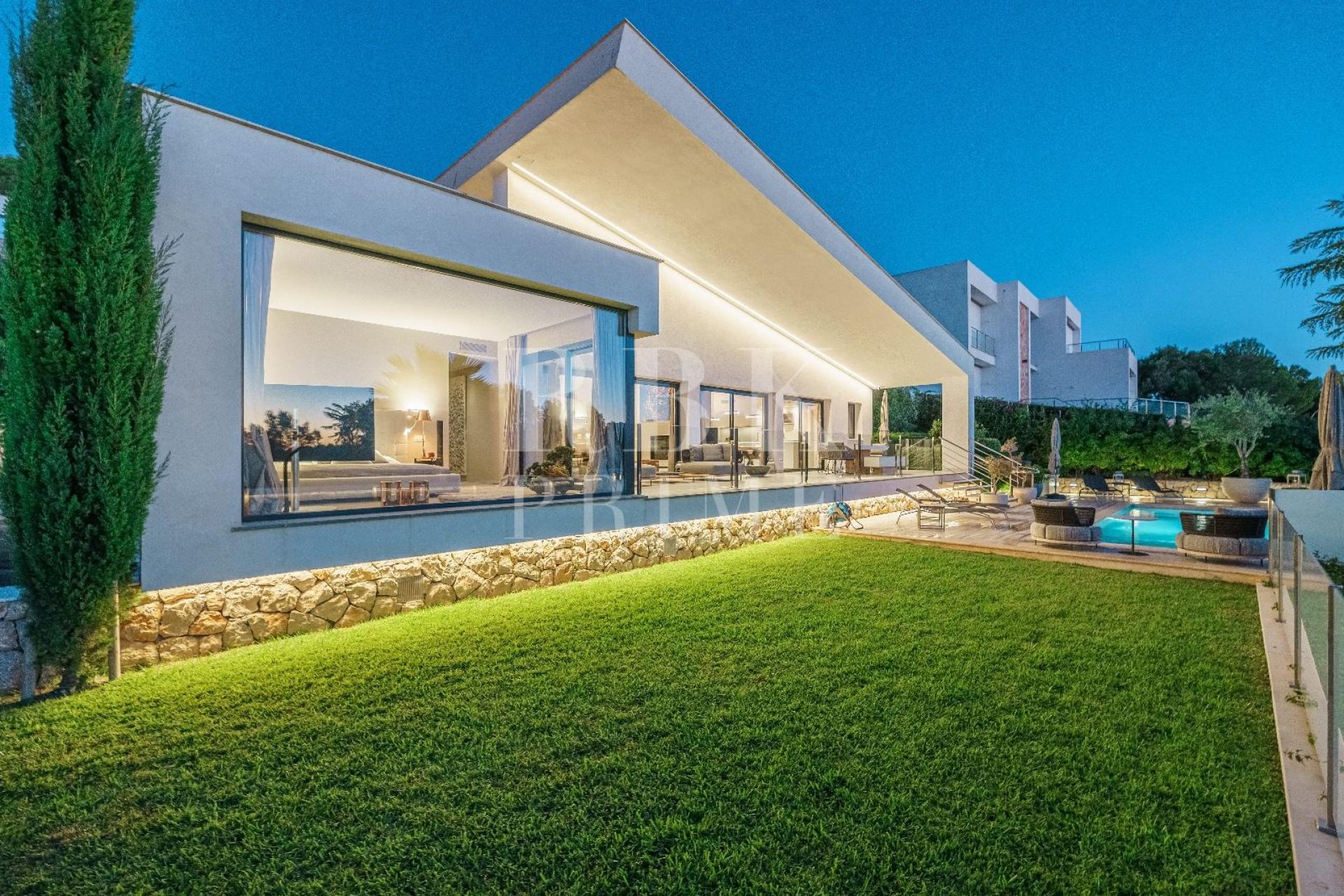 Available - Villa - Calvià