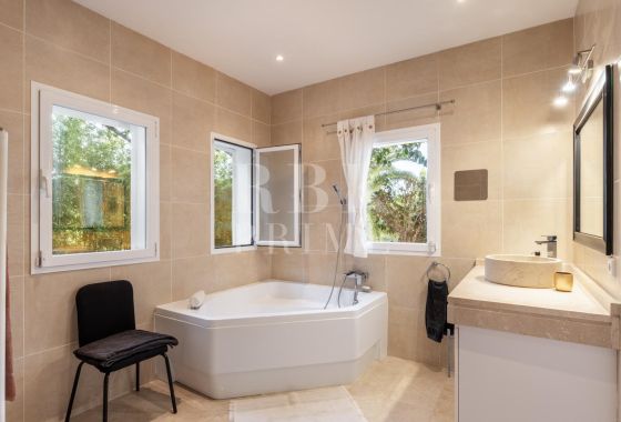 Villa · Available - Calvià