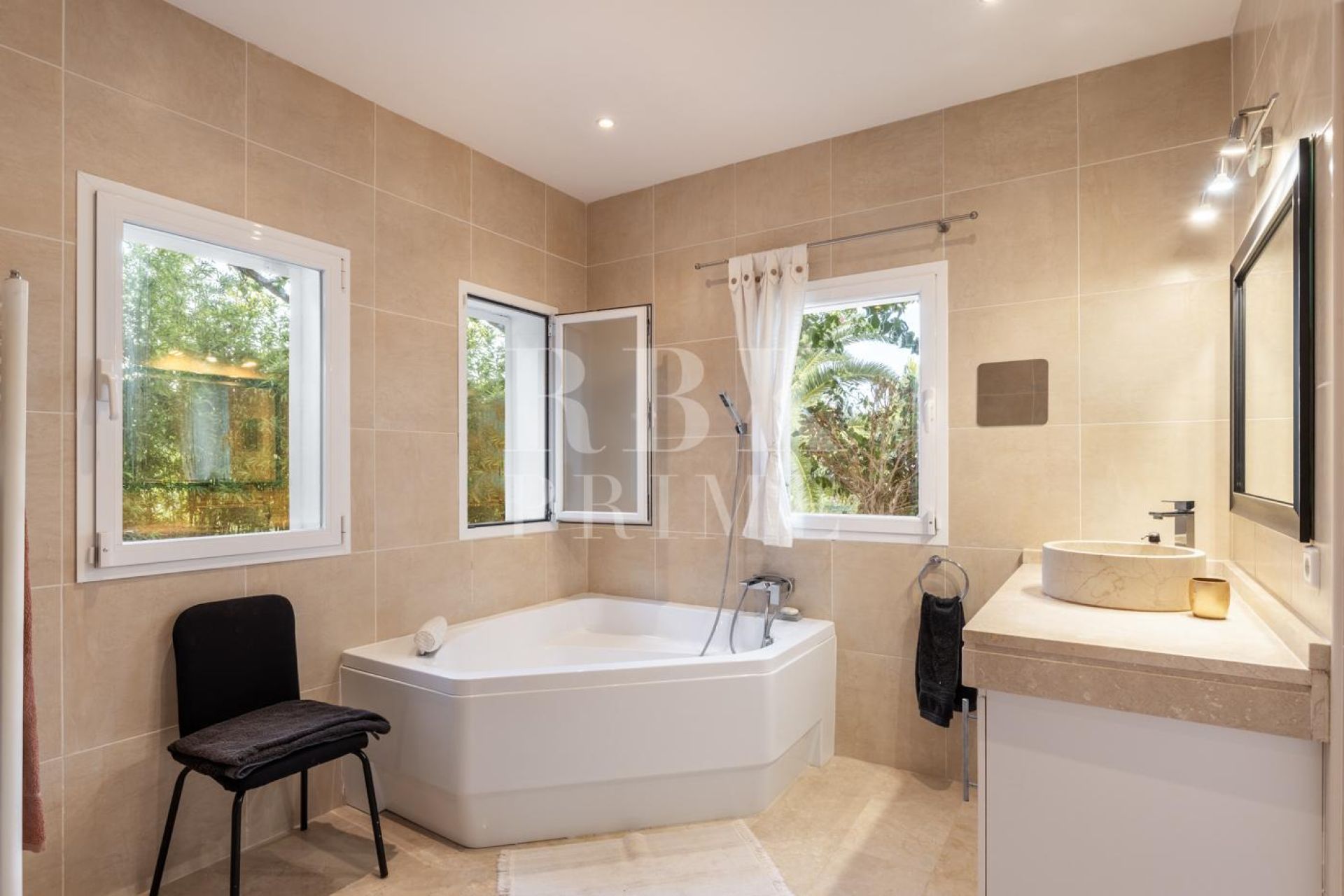 Available - Villa - Calvià