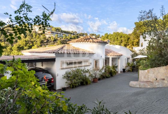 Villa · Available - Calvià