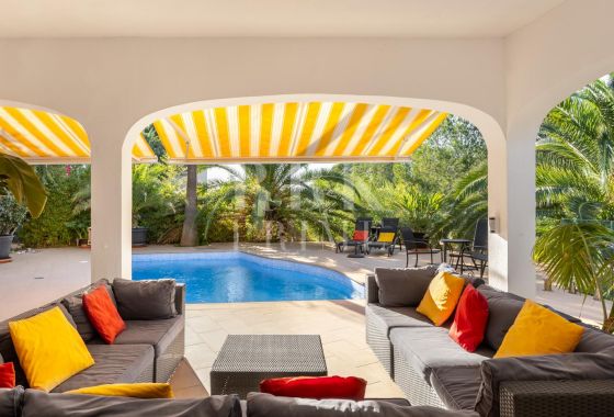 Villa · Available - Calvià