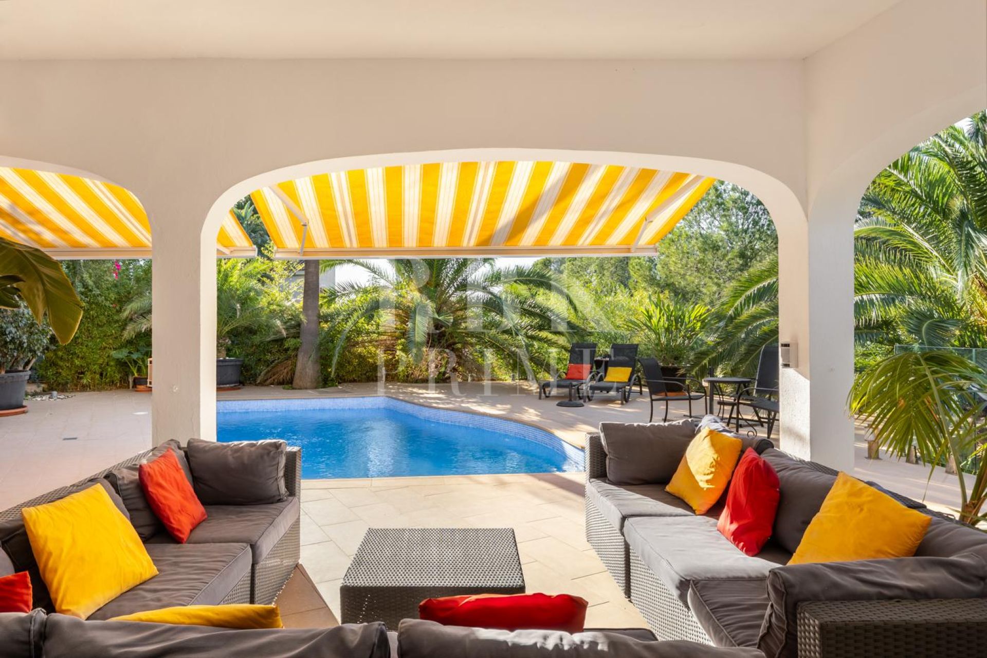 Available - Villa - Calvià