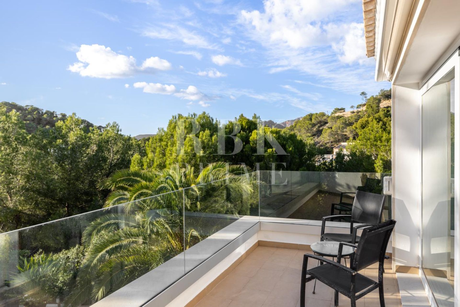 Available - Villa - Calvià