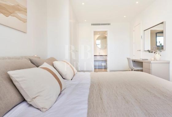 Ground floor · Available - Campos