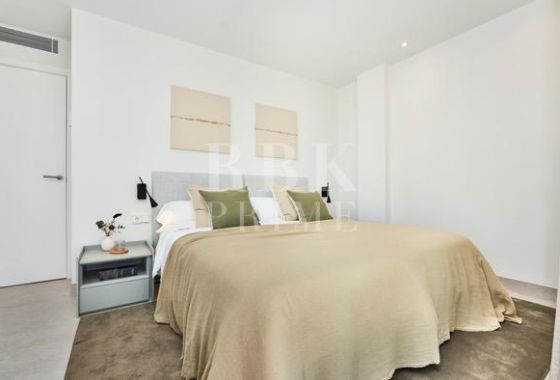 Penthouse · Available - Campos