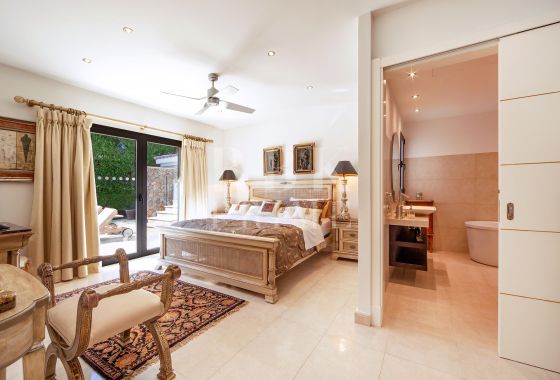 Villa · Available - Andratx
