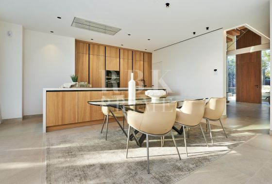 Villa · Available - Palma