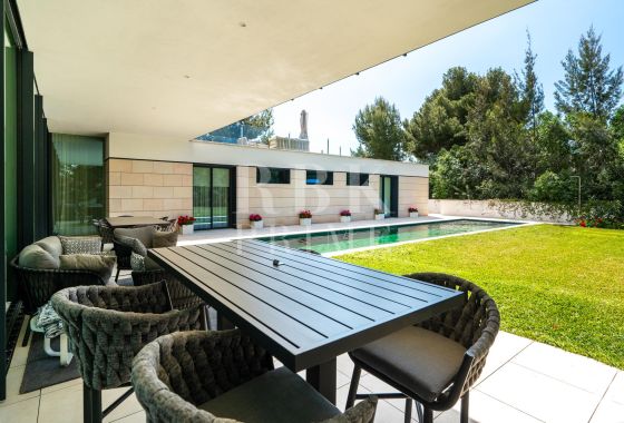 Villa · Available - Calvià