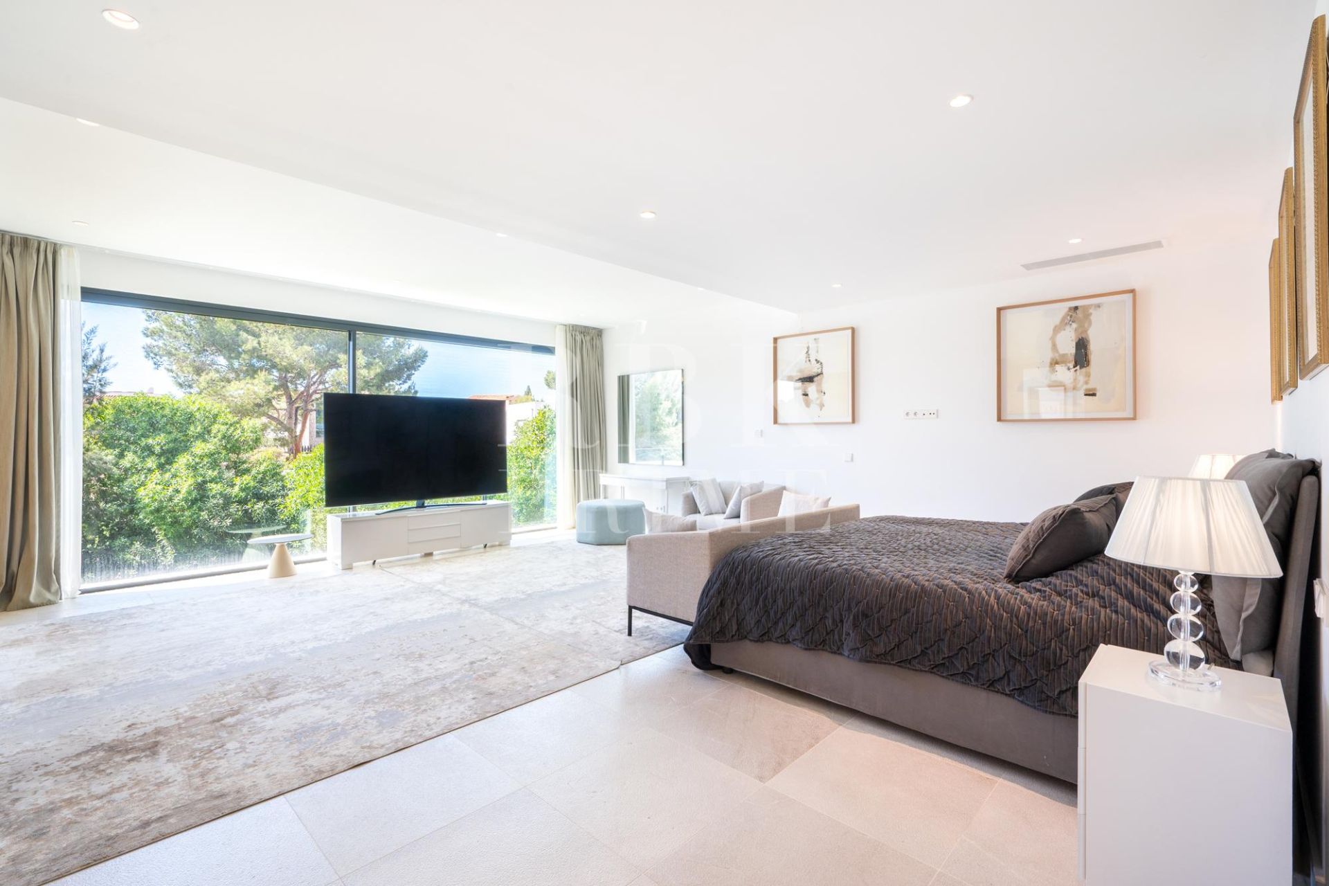 Available - Villa - Calvià
