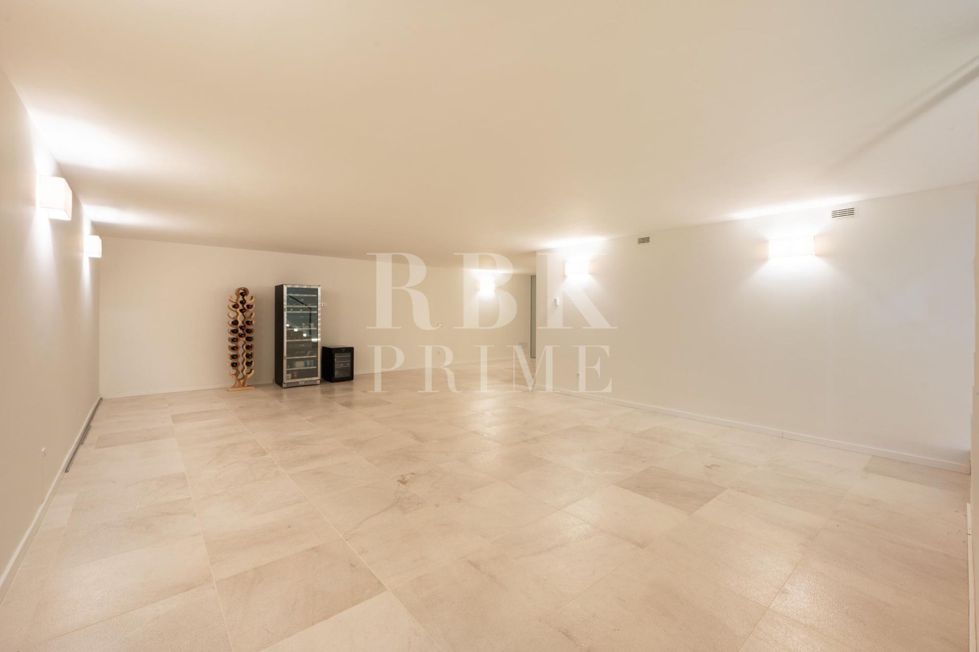 Available - Villa - Calvià