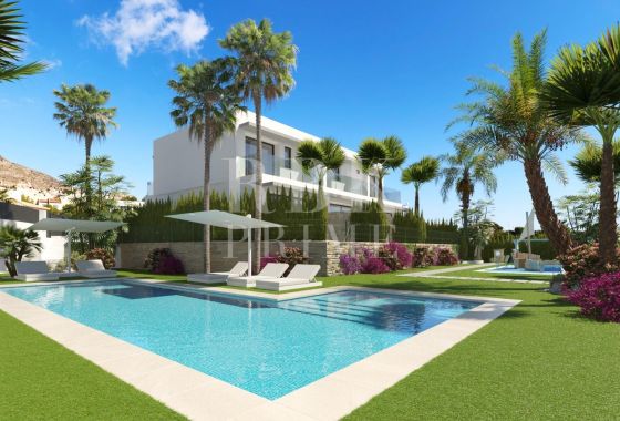 Villa · Available - Alicante