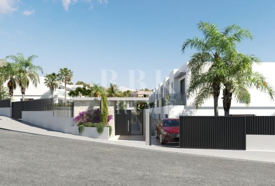Villa · Available - Alicante