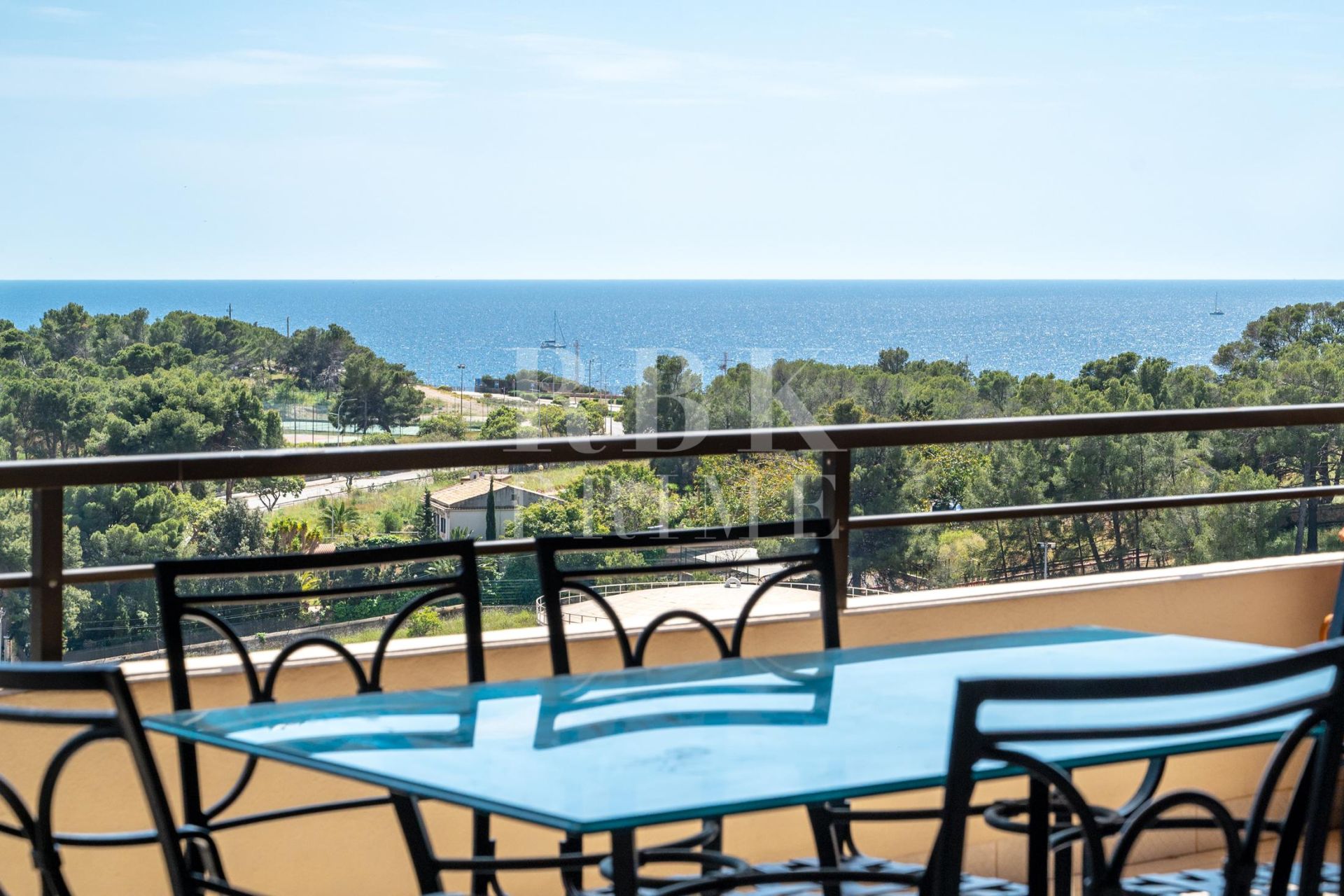 Available - Penthouse - Palma
