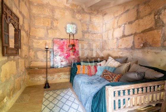 Available - Townhouse - Petra