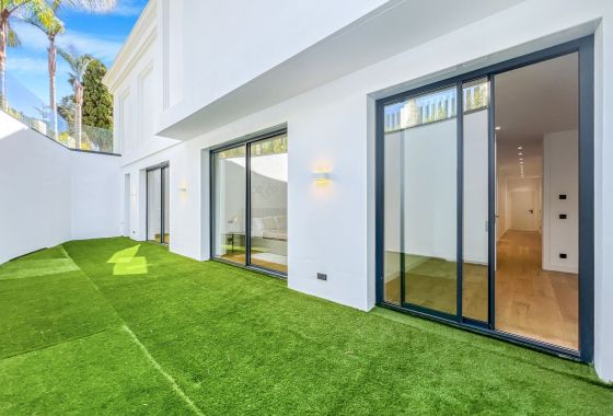 Villa · New Build - Marbella · Málaga