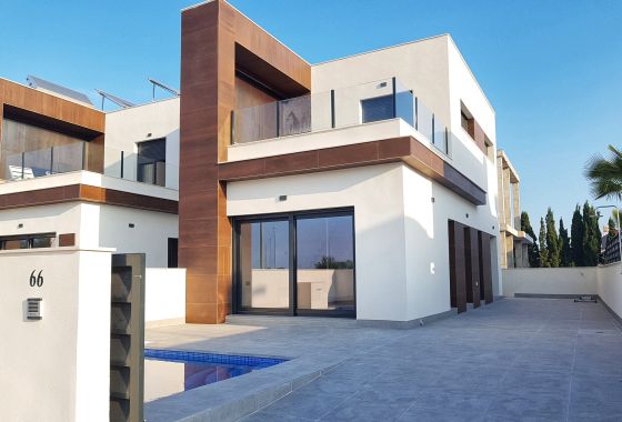 Detached in Daya Nueva