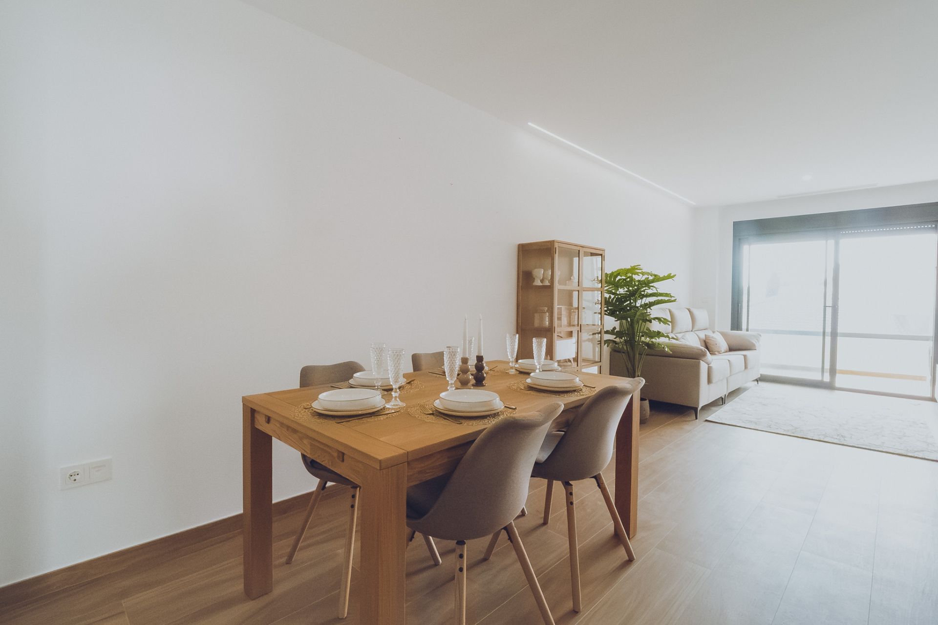 Neue Gebäude - Penthouse - Redován