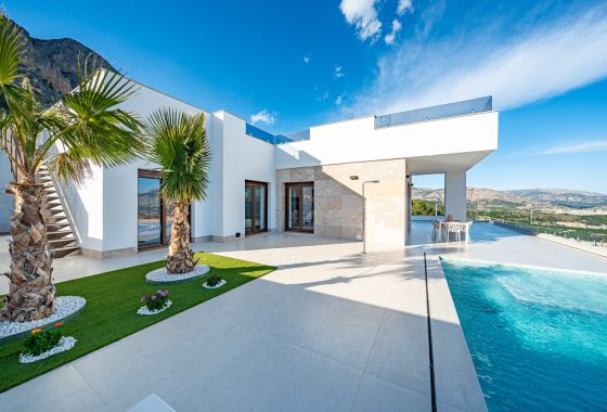 Detached in Polop