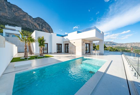 Detached in Polop