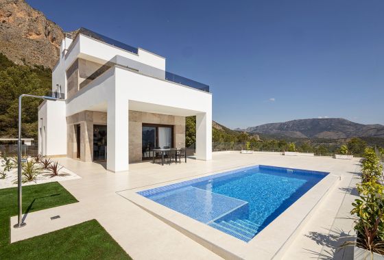 Detached in Polop