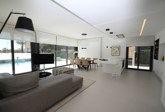 Villa · New Build - San Miguel De Salinas · Alicante