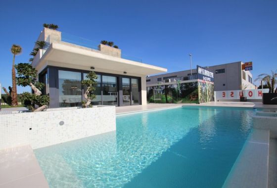Villa en San Miguel de Salinas