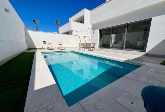 Villa · Obra nueva - Orihuela Costa · Alicante