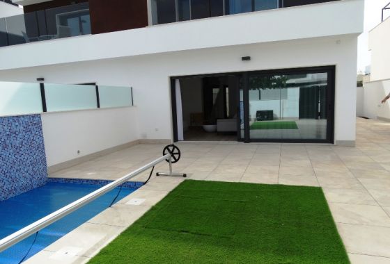 Semi-detached house · New Build - Pilar De La Horadada · Alicante