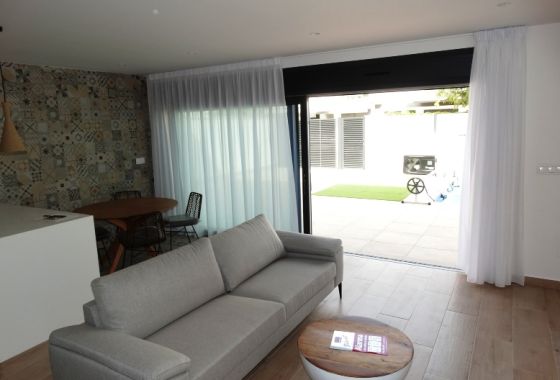Semi-detached house · New Build - Pilar De La Horadada · Alicante